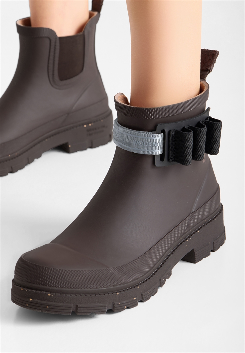 Woden Shots Holder – festival accessory med plads til 3 shots